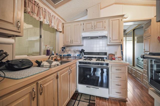 70200 Dillon Road 180, Desert Hot Springs, CA 92241