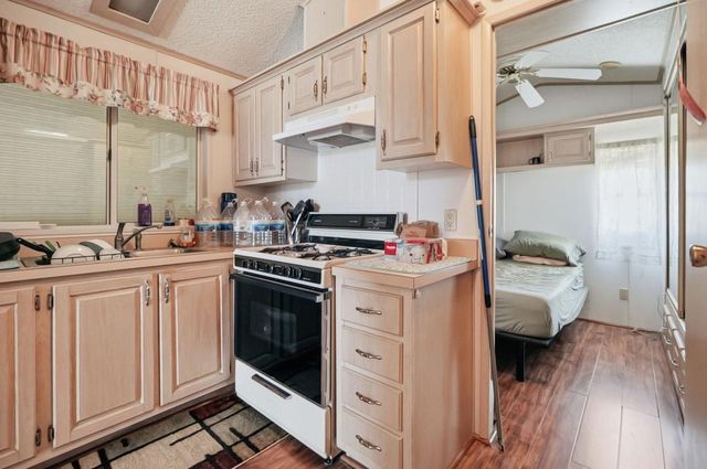 70200 Dillon Road 180, Desert Hot Springs, CA 92241