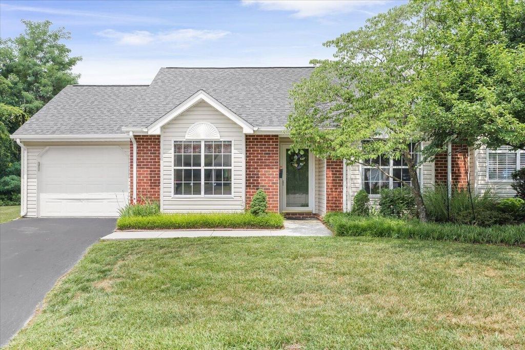 6965 Black Walnut CT, Roanoke, VA 24019