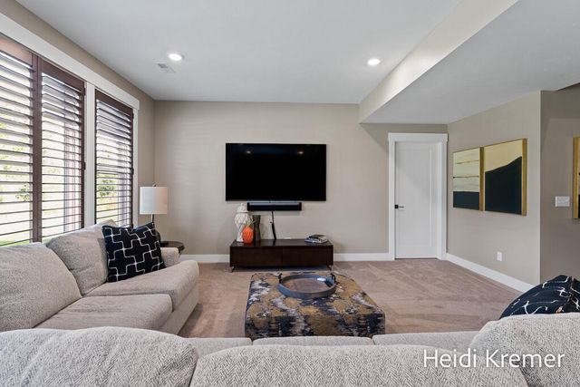 4139 Old Hawk Court, Grand Rapids, MI 49525