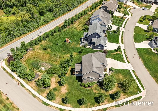 4139 Old Hawk Court, Grand Rapids, MI 49525