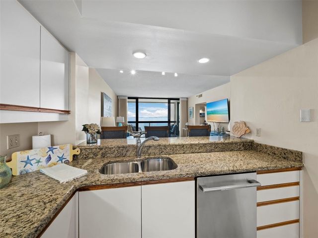 2020 HARBOURSIDE DRIVE 442, Longboat Key, FL 34228