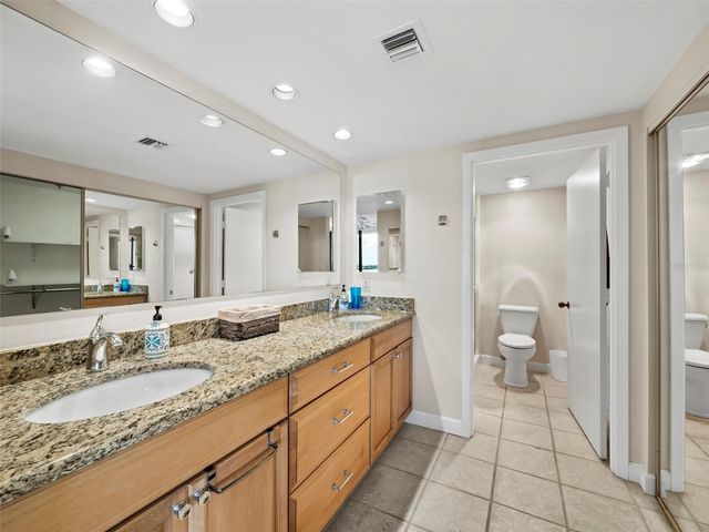 2020 HARBOURSIDE DRIVE 442, Longboat Key, FL 34228