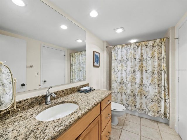 2020 HARBOURSIDE DRIVE 442, Longboat Key, FL 34228