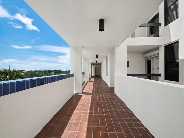 2020 HARBOURSIDE DRIVE 442, Longboat Key, FL 34228