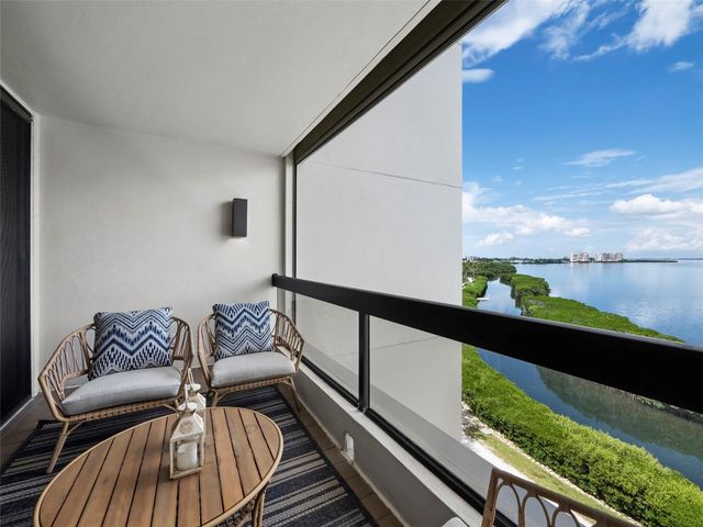 2020 HARBOURSIDE DRIVE 442, Longboat Key, FL 34228