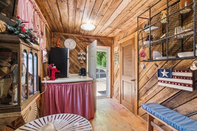 259 Joy Dr, Springville, TN 38256