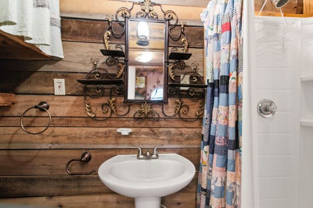 259 Joy Dr, Springville, TN 38256