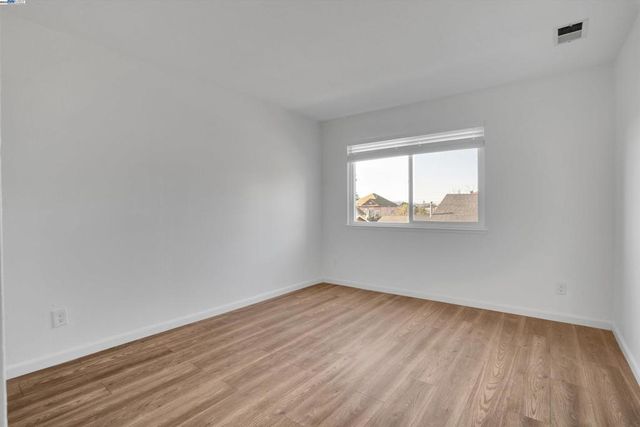 1532 Chanslor Ave A, Richmond, CA 94801