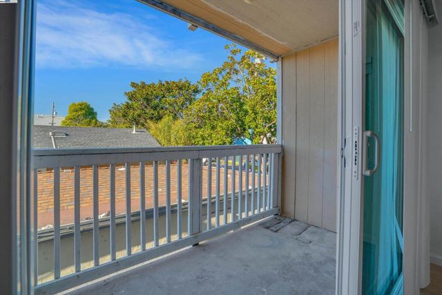 1532 Chanslor Ave A, Richmond, CA 94801