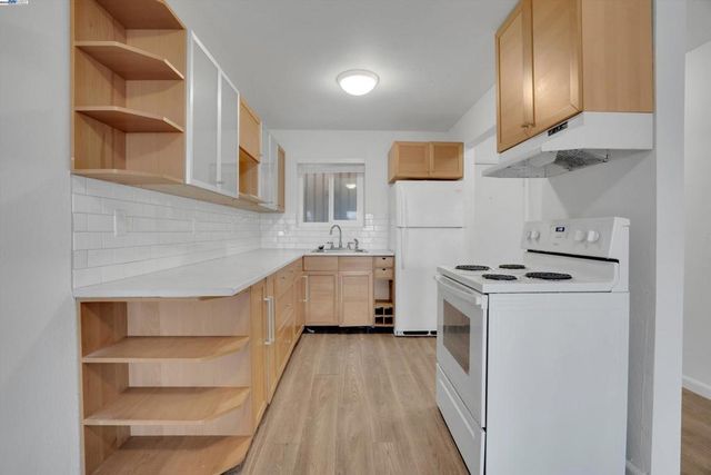 1532 Chanslor Ave A, Richmond, CA 94801