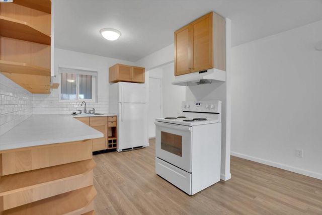 1532 Chanslor Ave A, Richmond, CA 94801