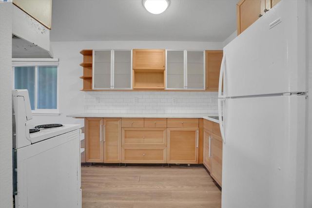 1532 Chanslor Ave A, Richmond, CA 94801