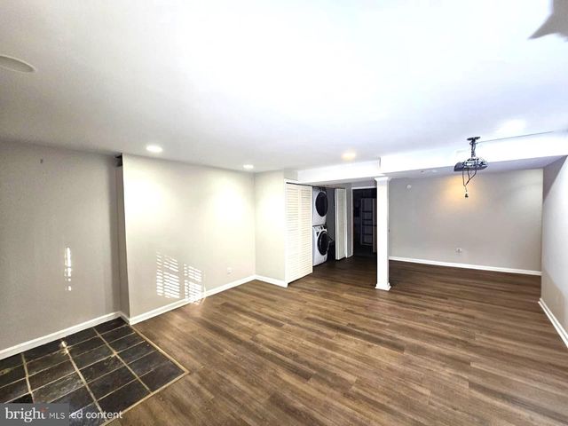 400 MARPLE RD, Broomall, PA 19008