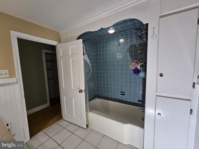 400 MARPLE RD, Broomall, PA 19008