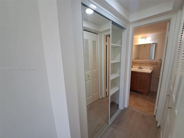 5100 SW 90th Ave 208, Cooper City, FL 33328