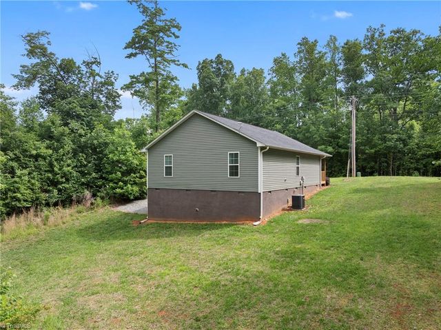247 Lake Drive 9, Lexington, NC 27292