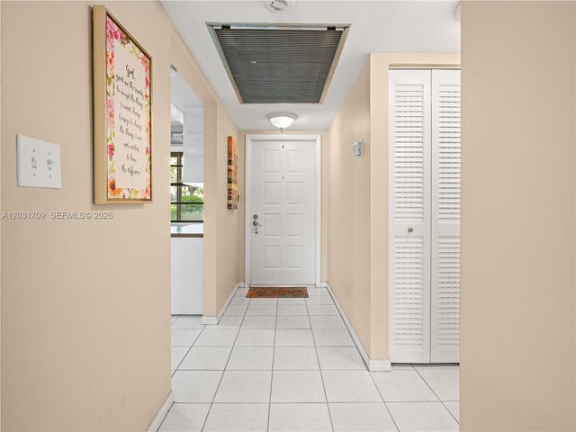 901 Colony Point Circle 112, Pembroke Pines, FL 33026
