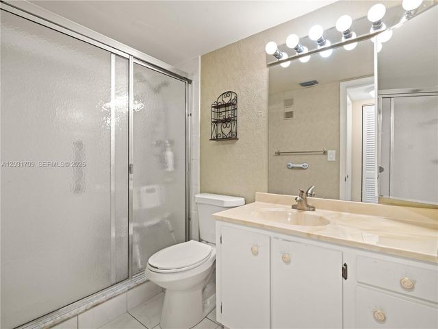 901 Colony Point Circle 112, Pembroke Pines, FL 33026