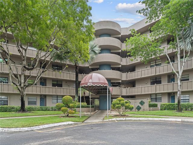 901 Colony Point Circle 112, Pembroke Pines, FL 33026