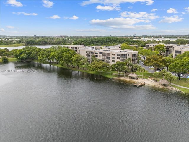901 Colony Point Circle 112, Pembroke Pines, FL 33026