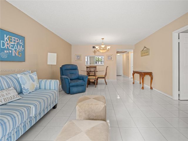 901 Colony Point Circle 112, Pembroke Pines, FL 33026
