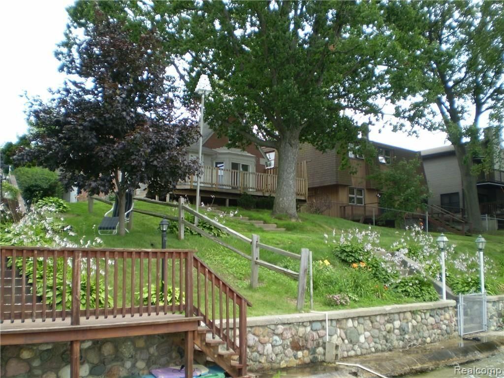 2913 LANSDOWNE Road, Waterford Charter Township, MI 48329