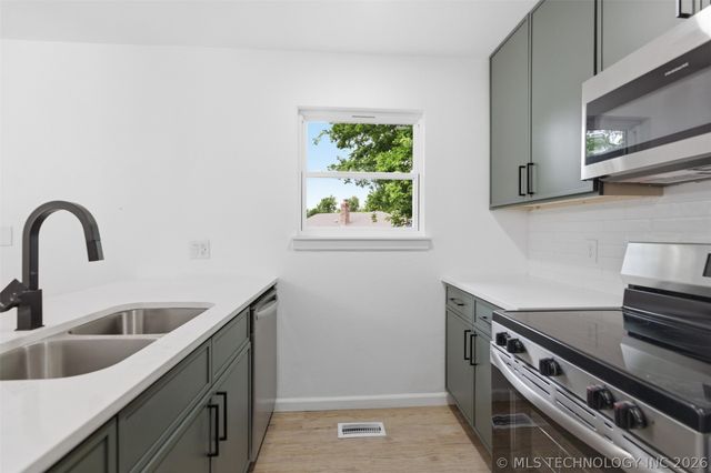 3720 S 110th East Avenue, Tulsa, OK 74146