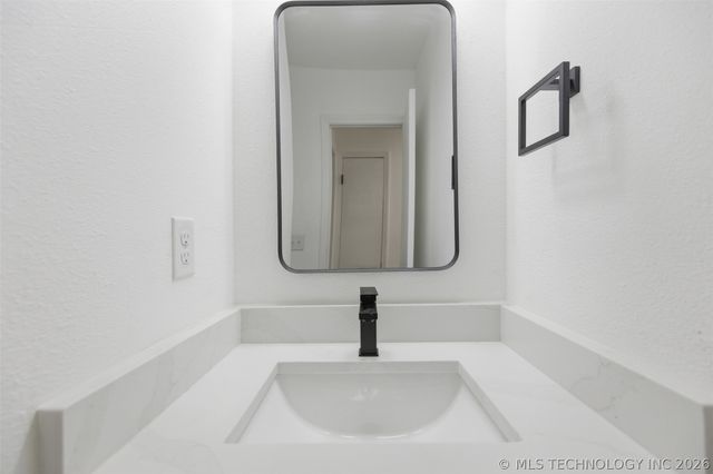 3720 S 110th East Avenue, Tulsa, OK 74146