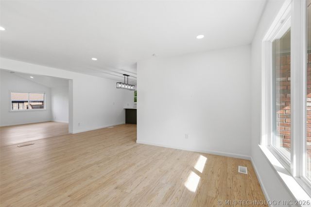 3720 S 110th East Avenue, Tulsa, OK 74146