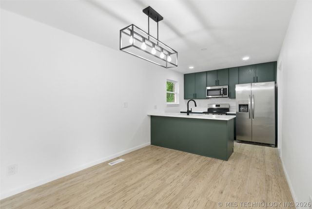 3720 S 110th East Avenue, Tulsa, OK 74146