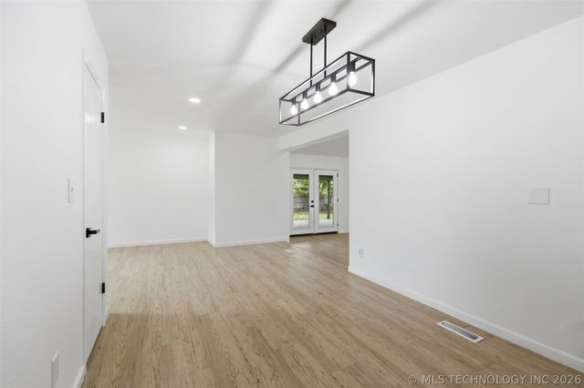 3720 S 110th East Avenue, Tulsa, OK 74146