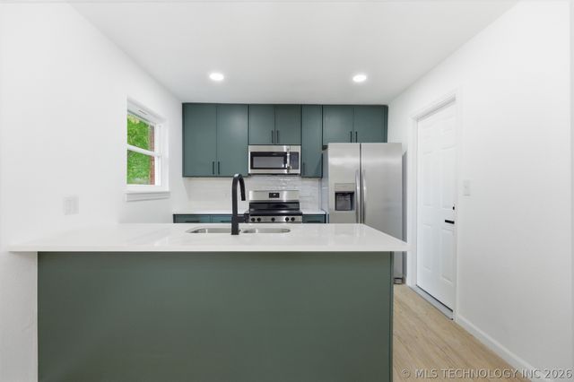 3720 S 110th East Avenue, Tulsa, OK 74146