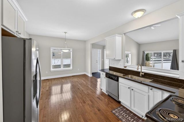 13493 Beacon Trail 1, Belleville, MI 48111