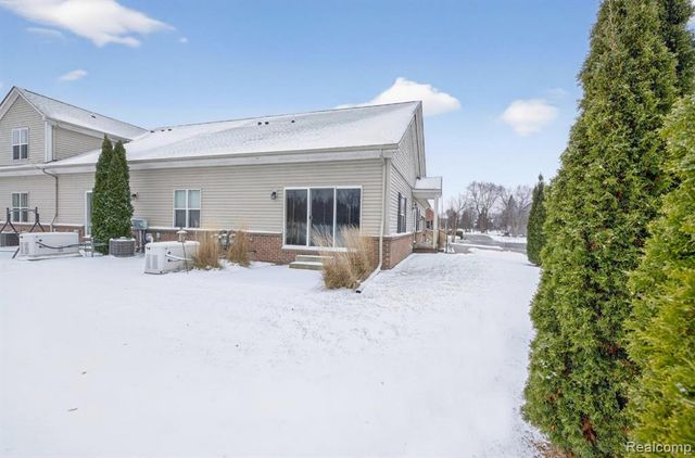 13493 Beacon Trail 1, Belleville, MI 48111