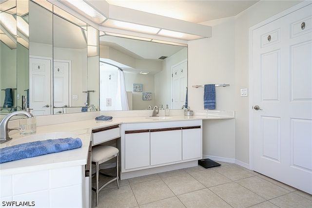 589 Beachwalk CIR P-203, Naples, FL 34108