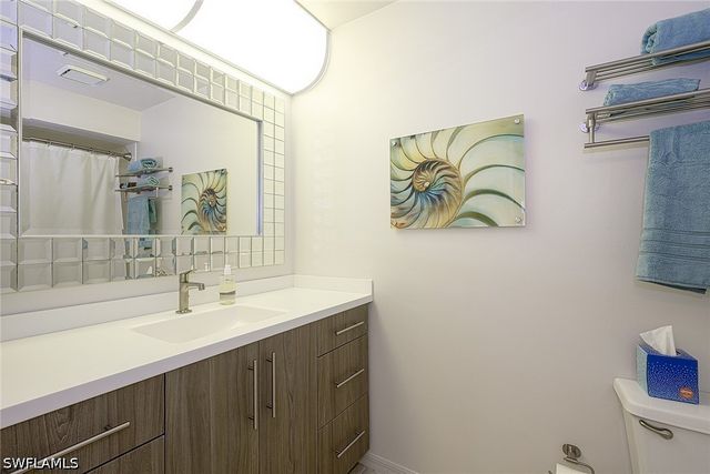 589 Beachwalk CIR P-203, Naples, FL 34108