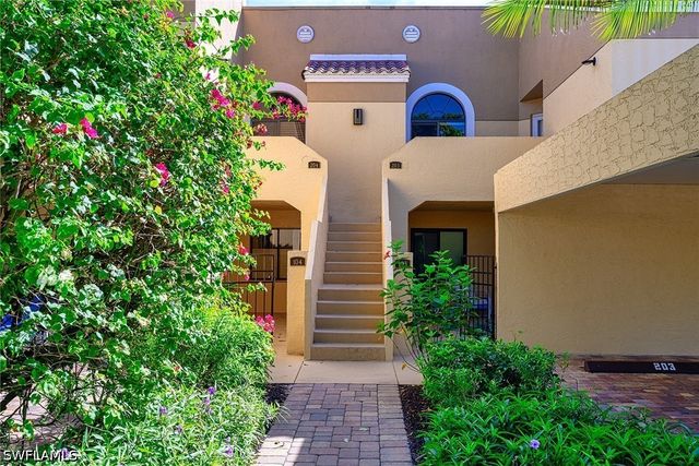 589 Beachwalk CIR P-203, Naples, FL 34108