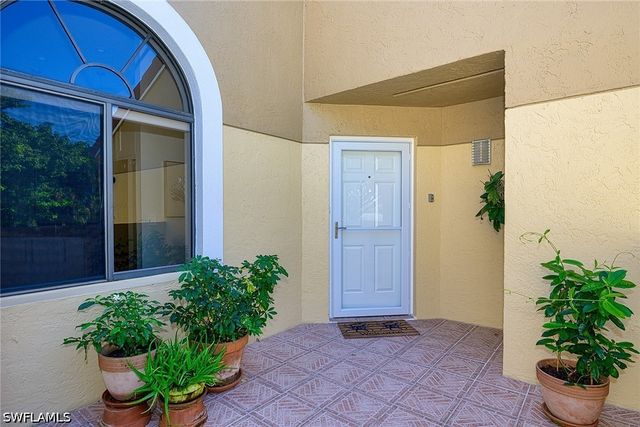 589 Beachwalk CIR P-203, Naples, FL 34108