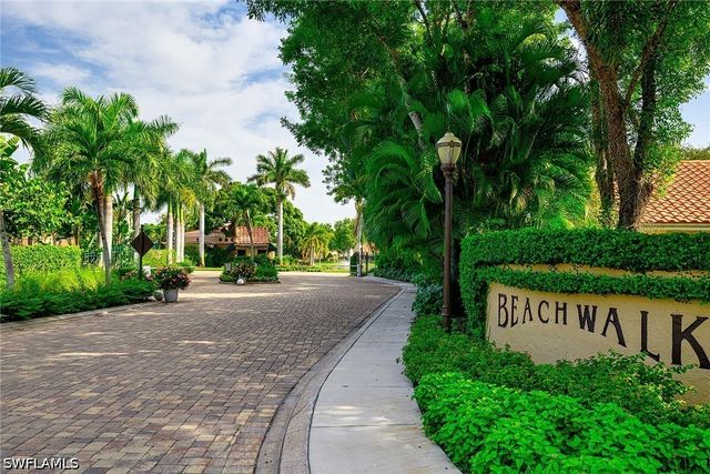 589 Beachwalk CIR P-203, Naples, FL 34108