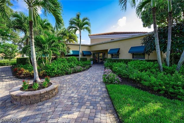 589 Beachwalk CIR P-203, Naples, FL 34108