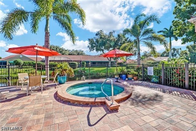 589 Beachwalk CIR P-203, Naples, FL 34108