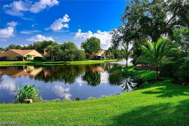 589 Beachwalk CIR P-203, Naples, FL 34108