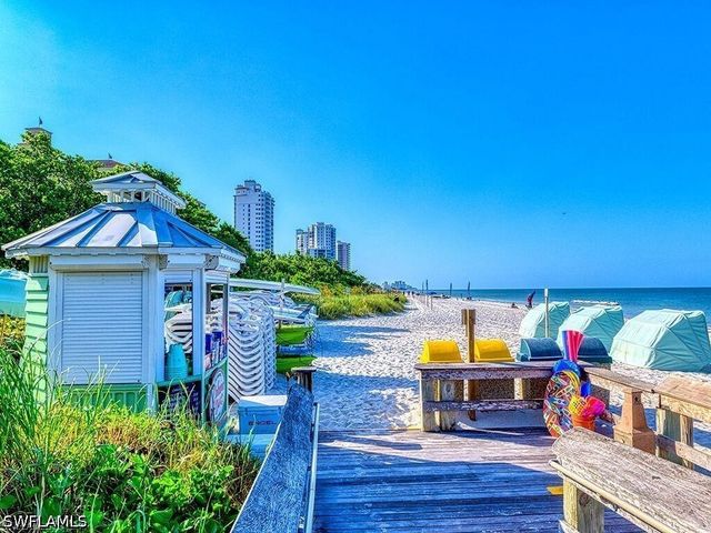 589 Beachwalk CIR P-203, Naples, FL 34108