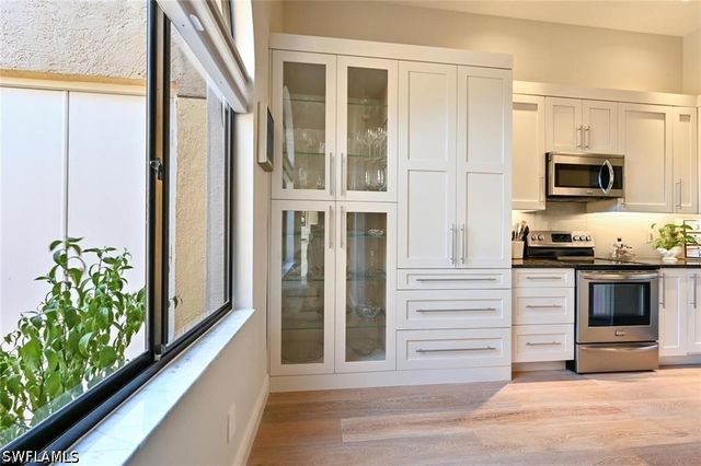 589 Beachwalk CIR P-203, Naples, FL 34108