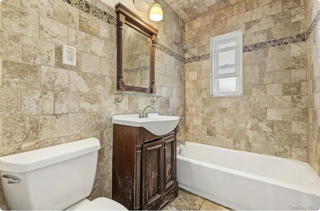 3312 Paulding Avenue A, Bronx, NY 10469