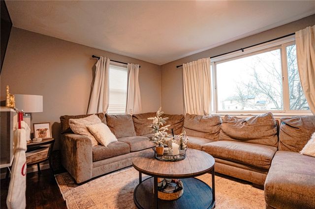 27 Winifred Avenue, Warwick, RI 02889