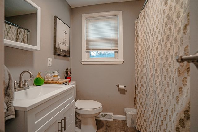 27 Winifred Avenue, Warwick, RI 02889