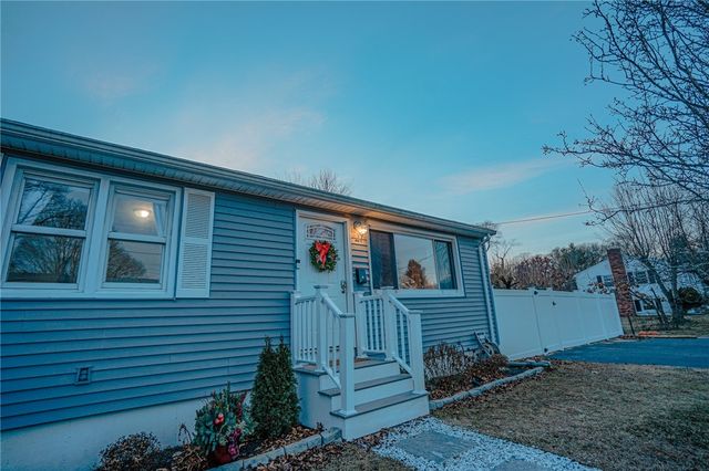 27 Winifred Avenue, Warwick, RI 02889