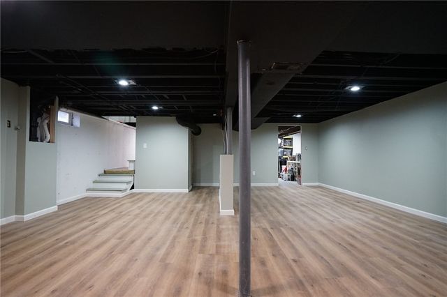 27 Winifred Avenue, Warwick, RI 02889